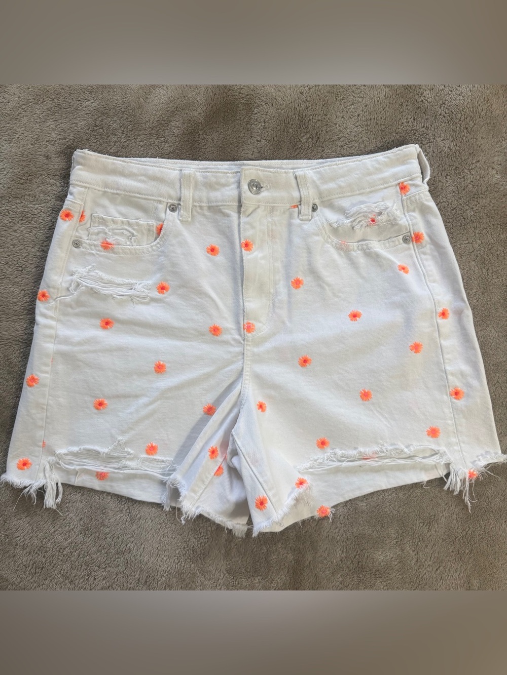 American Eagle Outfitters White Denim Short with Orange flower Embroidery Size 8